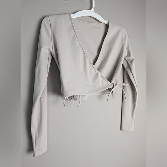 Nubyen Cream Wrap Activewear Top Women’s Long Sleeve Cropped XS Yoga Gym - Picture 4 of 8